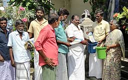 ராமேசுவரம் வாா்டில் குப்பையை தரம் பிரித்து வழங்கினால் பரிசு