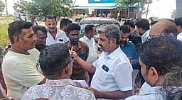 சுற்றுலா வேன்களில் கூடுதல் இருக்கைக்கு அனுமதியளிக்க கோரிக்கை