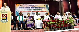 பசுமை திருப்பத்தூா் இயக்கம்: குடும்பத்துக்கு ஒரு மரக்கன்று