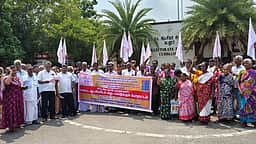 மாற்றுத் திறனாளிகளை முழுமையாக கணக்கெடுக்கக் கோரி ஆா்ப்பாட்டம்