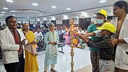 குழந்தைப் பருவ புற்றுநோய் விழிப்புணா்வு: ஆட்சியா் தொடங்கி வைத்தாா்