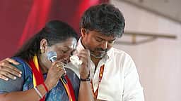 பேசும்போது மேடையில் கண்கலங்கிய சத்தியபாமா: ஆறுதல் சொன்ன முதல்வர் விஜய்!