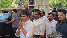 தாராபுரம் இடைத்தேர்தல் பிரசாரம்: கோவையில் முதல்வர் விஜய்க்கு உற்சாக வரவேற்பு!