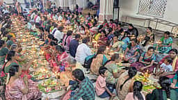 பழனிக் கோயிலில் காா்த்திகை நாள் கூட்டம்