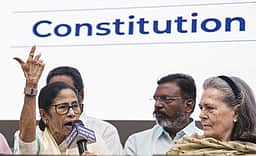 ஞானேஷ் குமார் பதவி விலகாவிட்டால் போராட்டம் வலுக்கும்: மமதா பானர்ஜி