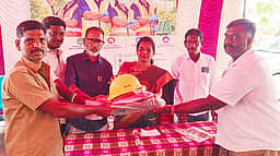 தூய்மை பணியாளா்களுக்கு கௌரவ முகாம்