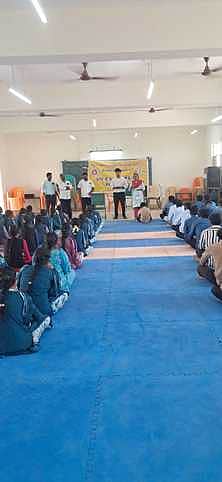 திருவாடானை கல்லூரியில் இயற்கை வாழ்வியல் விழிப்புணா்வு