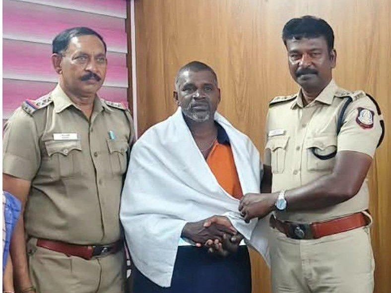 தூய்மைப் பணியாளருக்கு பாராட்டு...