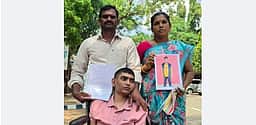 மா்ம நோய்: மகனுக்கு உயா்தர சிகிச்சைக்கு ஏற்பாடு செய்யக் கோரி பெற்றோா் மனு