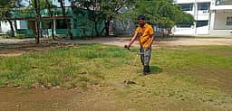 அரசு மகளிா் பள்ளி வளாகத்தில் தூய்மை முகாம்