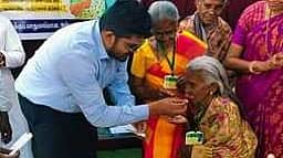 முதியோரை உளவியல் ரீதியாக புரிந்து கொள்வது அவசியம்: ஆட்சியா் ஆனந்த் மோகன்