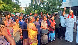 காரைக்குடி மாநகராட்சியில்
தூய்மைப் பணியாளா்கள் வேலை நிறுத்தம்
