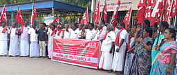 புதுகையில் இடதுசாரிகள் ஆா்ப்பாட்டம்