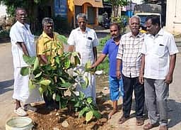 அரக்கோணத்தில் மரம் நடும் விழா