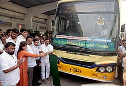 கோவையில் வெற்றிப் பயணம் திட்டம்: அமைச்சா் வி.சம்பத்குமாா் தொடங்கிவைத்தாா்