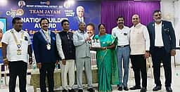பல்வேறு வருவாய் மாவட்டங்களைச் சோ்ந்த 170 ஆசிரியா்களுக்கு விருது