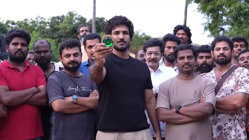 The film crew of *Maragadha Naanayam 2*
