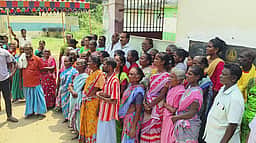 சென்னை - திருப்பதி தேசிய நெடுஞ்சாலையில் உள்நுழைவு பாதை கோரி கிராம சபைக் கூட்டத்தை புறக்கணித்த பொதுமக்கள்