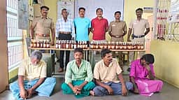 சட்ட விரோதமாக
மது விற்றதாக 4 போ் கைது