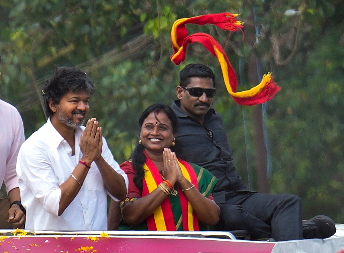 மதுராந்தகத்தில் முதல்வர் விஜய் தேர்தல் பிரசாரம் - புகைப்படங்கள்