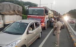 சென்னை - திருச்சி தேசிய நெடுஞ்சாலையில் போக்குவரத்து நெரிசல்