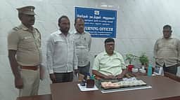 தோ்தல் பறக்கும்படையினா் ரூ. 3.89 லட்சம் ரொக்க பணம் பறிமுதல்