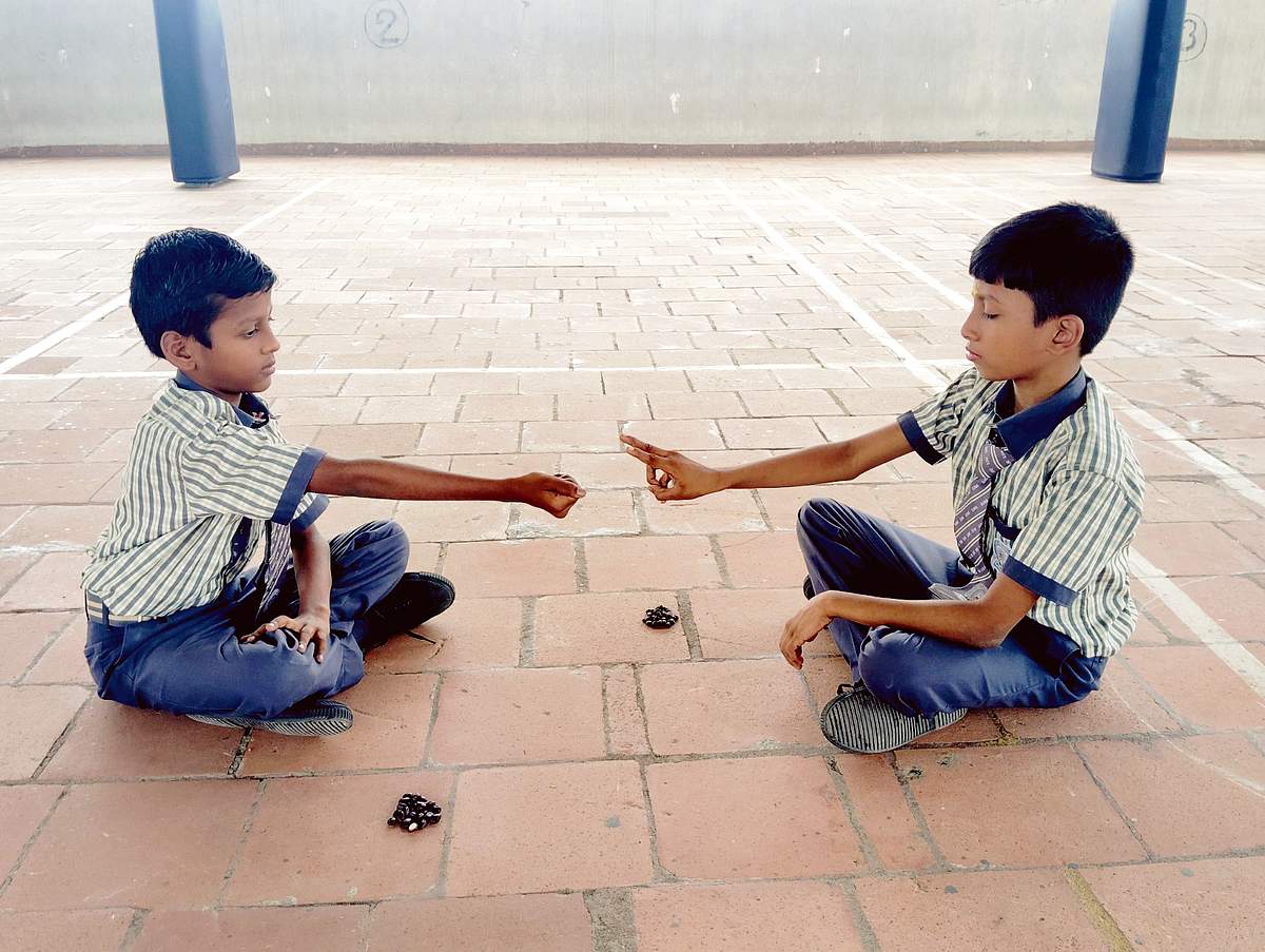 பாரம்பரிய விளையாட்டு ஒத்தையா? இரட்டையா?
