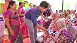 ‘முதியோரின் அனுபவங்கள் சமூகத்தை நெறிப்படுத்தும் பாடம்' - ஆட்சியா்