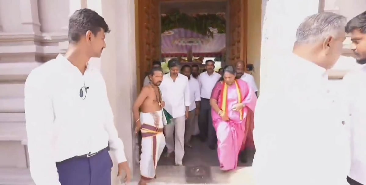 வஞ்சியம்மன் கோயிலில் முதல்வர் விஜய்.