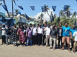சென்னை பட்டினப்பாக்கம் பகுதியில் வீடுகள், படகுகளில் கருப்புக் கொடி!
