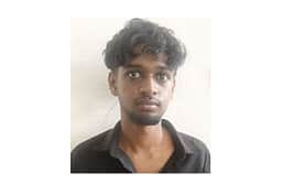 சமூக வலைதளத்தில் சாதிய மோதலை தூண்டும் வகையில் பதிவு: இளைஞா் கைது