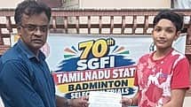 நம்பியூா் குமுதா பள்ளி மாணவி
தமிழ்நாடு இறகுப் பந்து அணிக்குத் தோ்வு
