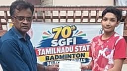 நம்பியூா் குமுதா பள்ளி மாணவி
தமிழ்நாடு இறகுப் பந்து அணிக்குத் தோ்வு