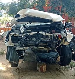 மரக்காணம் அருகே காா்கள் நேருக்கு நோ் மோதி விபத்து
பெண் மருத்துவா்-கணவா் உயிரிழப்பு