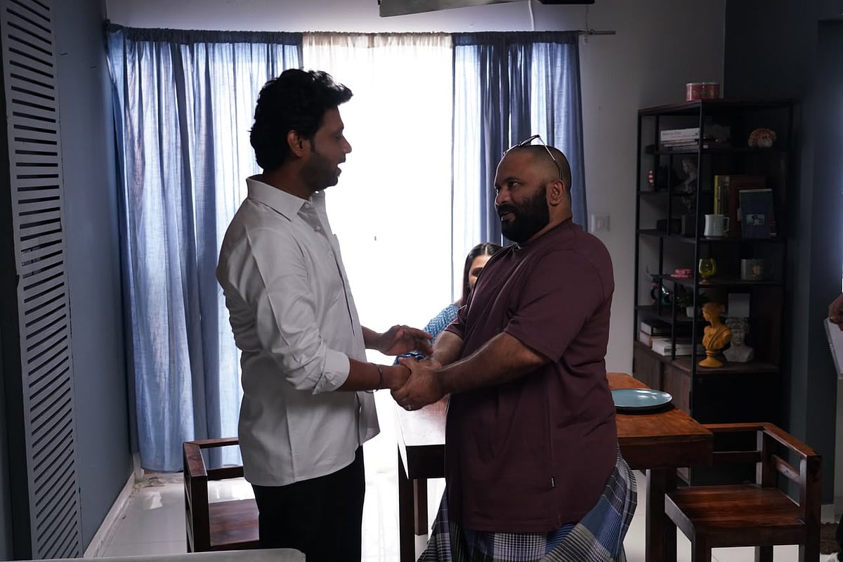 ஜோ, ஆண்பாவம் பொல்லாதது ஆகிய வெற்றிப்படங்களின் மூலம் நடிகராக ரியோ ராஜ் அறிமுகமானார்.