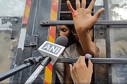 தில்லி காவல் அதிகாரி மீது பாலியல் புகார் அளித்த பெண் பத்திரிகையாளர் கைது!