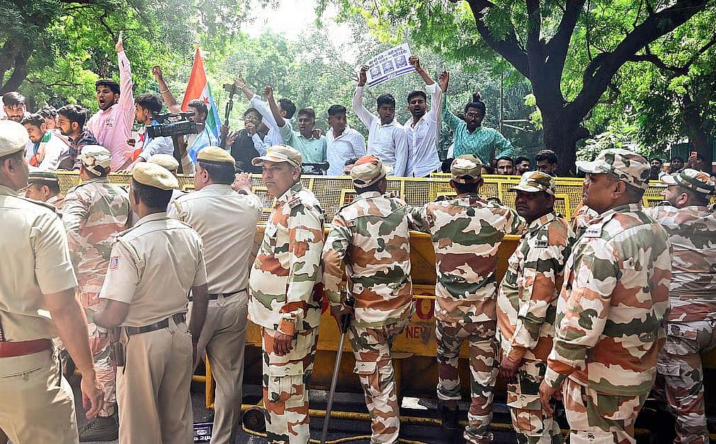 தில்லி போராட்டத்தில் பாதுகாப்புப் படை வீரர் மீது தாக்குதல்!