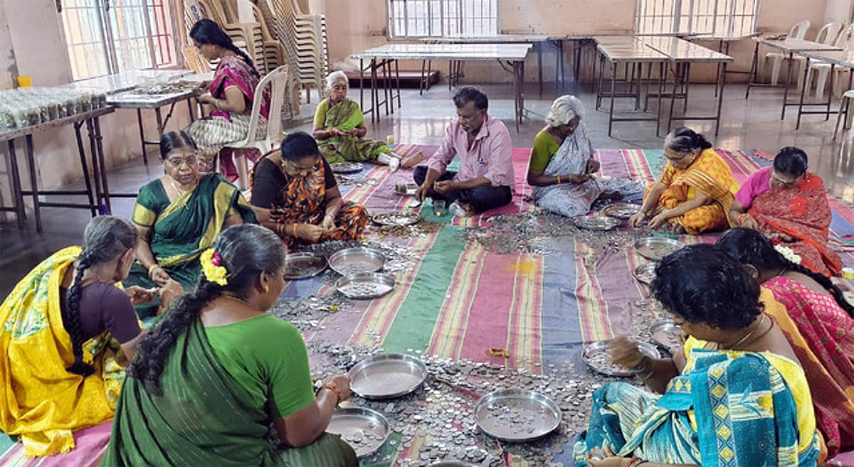 பெரிய ஆஞ்சனேயா் கோயில் உண்டியல் காணிக்கை ரூ.5.29 லட்சம்