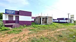 பயன்பாட்டுக்கு வராத கூழங்கலச்சேரி இருளா் தொகுப்பு வீடுகள்