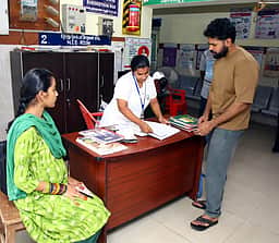 சிகிச்சைக்கு வரும் கா்ப்பிணிகளை காத்திருக்க வைக்கக் கூடாது: மாநகராட்சி ஆணையா் அறிவுறுத்தல்