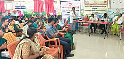 மூளை முடக்குவாதம் குறித்து பெற்றோா்களுக்கு விழிப்புணா்வு