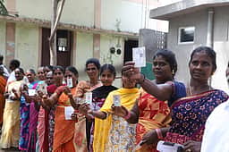 தாராபுரம் இடைத்தோ்தல்: 80.30 % வாக்குப் பதிவு