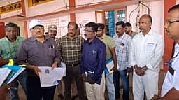 சிவகங்கை ரயில் நிலையத்தை அம்ரித் பாரத் திட்டத்தின் கீழ் மேம்படுத்த நடவடிக்கை: கோட்ட மேலாளா் ஓம்பிரகாஷ் மீனா