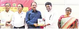 புத்தருக்கு அடுத்த ஆசிய ஜோதி வள்ளலார்! -  தினமணி ஆசிரியா் கி.வைத்தியநாதன்