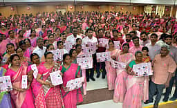 தூய்மைப் பணியாளா்களுக்கு மாா்பகப் புற்றுநோய் பரிசோதனைக்கு நடவடிக்கை: மாவட்ட ஆட்சியா் தகவல்