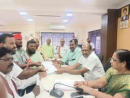 பாதாள சாக்கடை பணியால் சேதமுற்ற சாலைகள்: மாநகராட்சியில் நூதன மனு