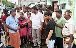 கால்வாய்கள் தூா்வாரும் பணியைத் தீவிரப்படுத்த அமைச்சா் அறிவுறுத்தல்