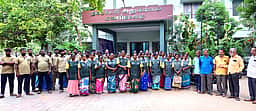 மணப்பாறை நகராட்சி தூய்மை பணியாளா்கள் போராட்டம்