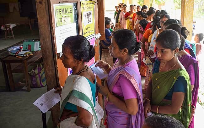மேற்கு வங்க இடைத்தேர்தல்: நந்திகிராம் - 80.69%, ரெஜிநகர் - 79.90% வாக்குப் பதிவு!