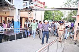 அம்ரீத் பாரத் திட்டப் பணிகள்: ரயில்வே கோட்ட மேலாளா் ஆய்வு